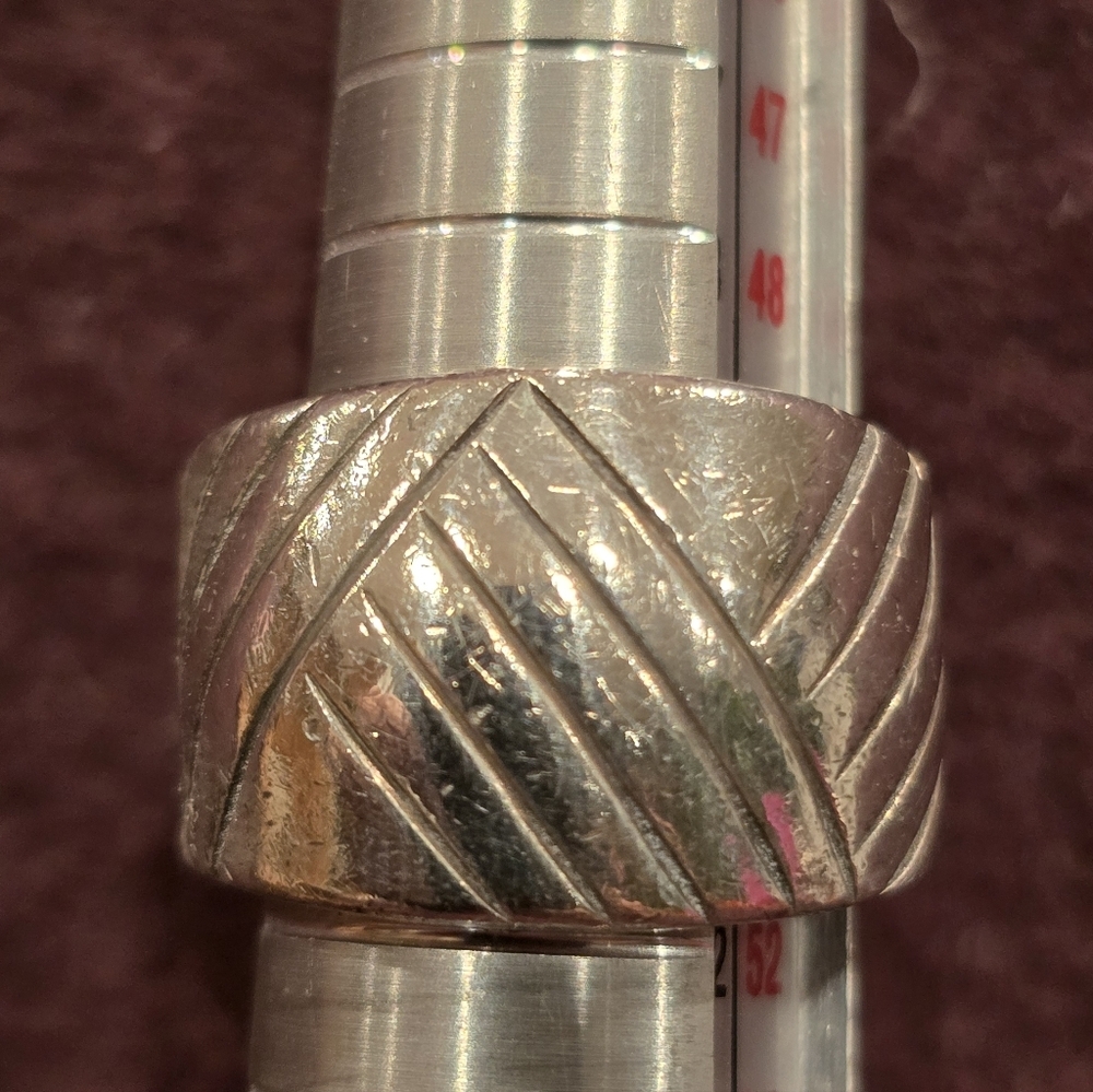 Vtg Sterling Silver Domed Crosshatched Design Heavy